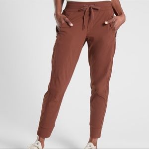 Athleta Trekkie North Jogger 16 Cognac Brown